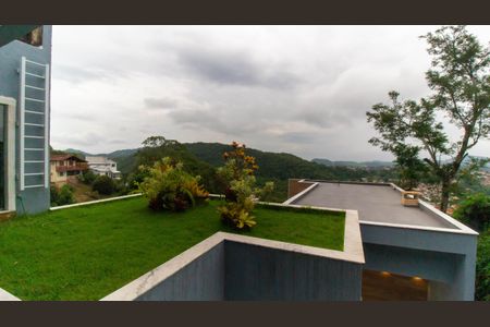 Casa de condomínio à venda com 247m², 4 quartos e 2 vagas