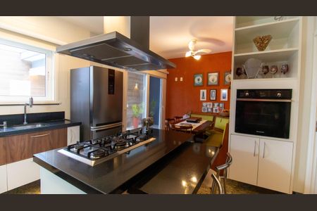 Casa de condomínio à venda com 247m², 4 quartos e 2 vagas