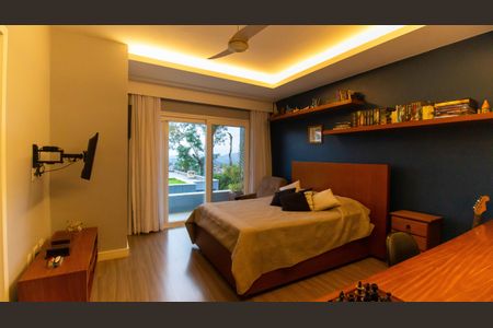 Casa de condomínio à venda com 247m², 4 quartos e 2 vagas