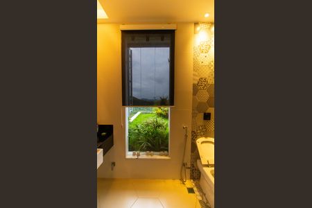 Casa de condomínio à venda com 247m², 4 quartos e 2 vagas