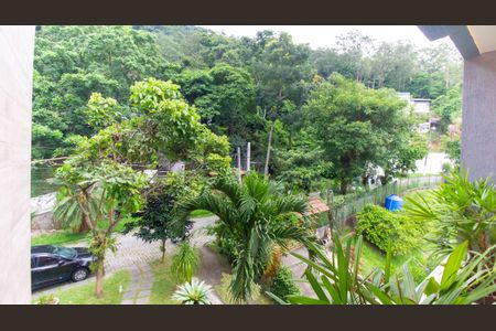 Casa de condomínio à venda com 247m², 4 quartos e 2 vagas