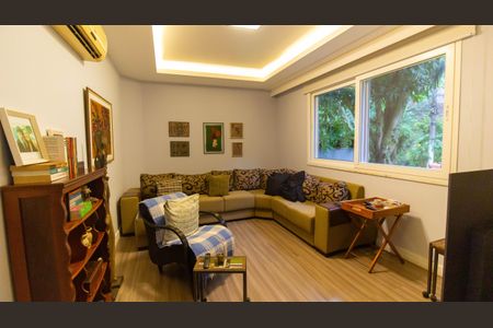 Casa de condomínio à venda com 247m², 4 quartos e 2 vagas