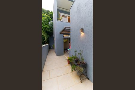 Casa de condomínio à venda com 247m², 4 quartos e 2 vagas