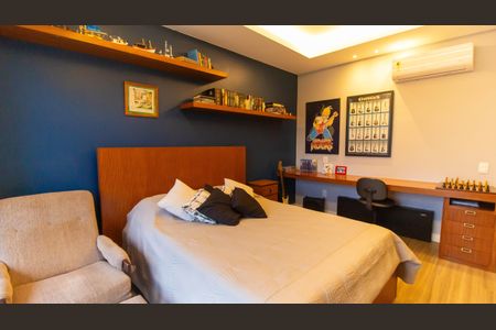 Casa de condomínio à venda com 247m², 4 quartos e 2 vagas