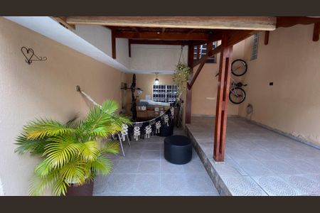 Casa de condomínio à venda com 73m², 2 quartos e 2 vagasGaragem