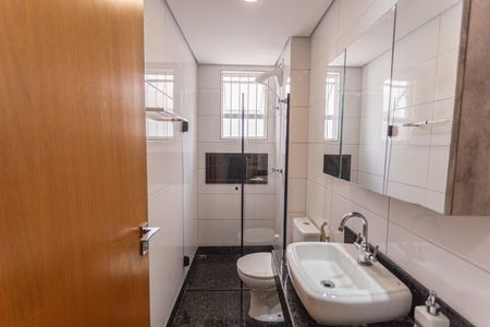 Apartamento à venda com 170m², 3 quartos e 3 vagasBanheiro Social