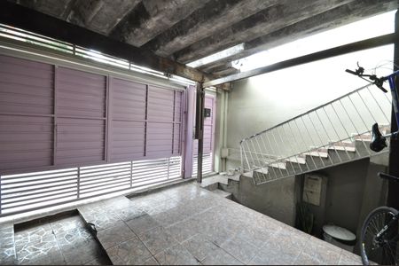 Casa à venda com 260m², 3 quartos e 1 vagaÁrea de serviço 2