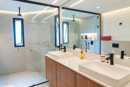 Apartamento à venda com 420m², 4 quartos e 4 vagasBanheiro da Suíte 1