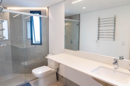 Apartamento à venda com 420m², 4 quartos e 4 vagasBanheiro da Suíte 2
