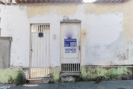 Casa para alugar com 180m², 2 quartos e 2 vagasFachada