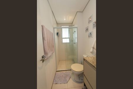 Apartamento à venda com 70m², 2 quartos e 2 vagas Apartamento à venda com 70m², 2 quartos e 2 vagasBanheiro da suite