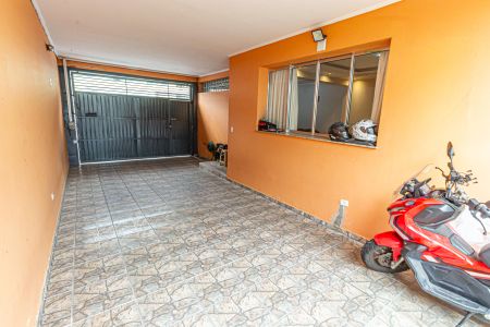 Casa à venda com 240m², 3 quartos e 3 vagas Casa à venda com 240m², 3 quartos e 3 vagasGaragem