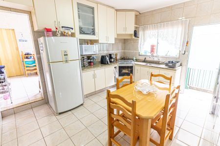 Casa à venda com 240m², 3 quartos e 3 vagas Casa à venda com 240m², 3 quartos e 3 vagasCozinha