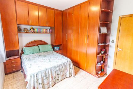 Casa à venda com 240m², 3 quartos e 3 vagas Casa à venda com 240m², 3 quartos e 3 vagasSuíte