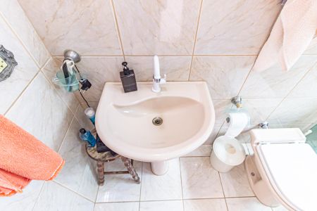 Casa à venda com 240m², 3 quartos e 3 vagas Casa à venda com 240m², 3 quartos e 3 vagasBanheiro 2