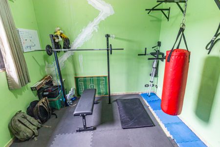 Casa à venda com 240m², 3 quartos e 3 vagas Casa à venda com 240m², 3 quartos e 3 vagasQuarto 2