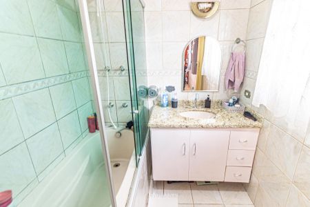 Casa à venda com 240m², 3 quartos e 3 vagas Casa à venda com 240m², 3 quartos e 3 vagasBanheiro da Suíte