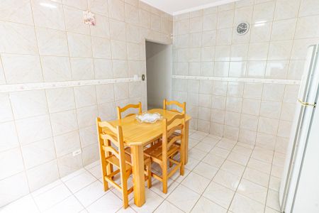 Casa à venda com 240m², 3 quartos e 3 vagas Casa à venda com 240m², 3 quartos e 3 vagasCozinha