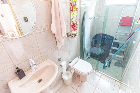 Casa à venda com 240m², 3 quartos e 3 vagas Casa à venda com 240m², 3 quartos e 3 vagasBanheiro 2