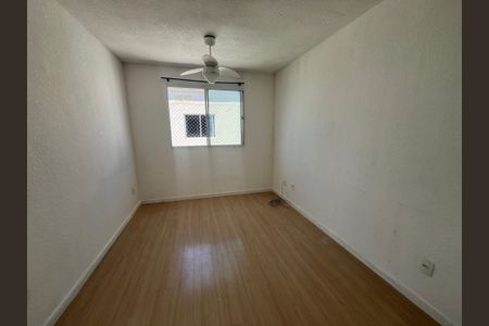 Sala de apartamento para alugar com 2 quartos, 60m² em Cordovil, Rio de Janeiro