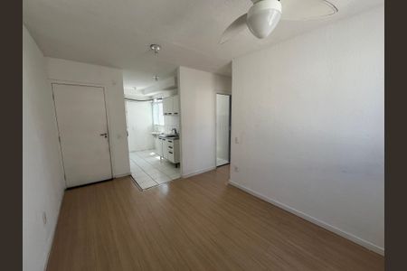 Sala de apartamento para alugar com 2 quartos, 60m² em Cordovil, Rio de Janeiro