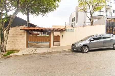 Casa de condomínio para alugar com 62m², 2 quartos e 1 vaga Casa de condomínio para alugar com 62m², 2 quartos e 1 vagaFachada