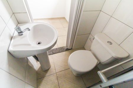 Casa de condomínio para alugar com 62m², 2 quartos e 1 vaga Casa de condomínio para alugar com 62m², 2 quartos e 1 vagaBanheiro da Suíte