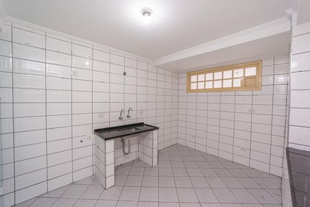 Cozinha de apartamento para alugar com 2 quartos, 60m² em Vila Ré, São Paulo