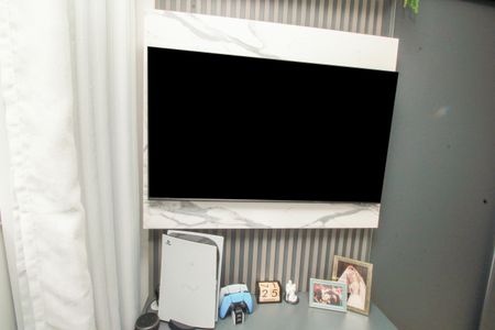 Sala de apartamento à venda com 2 quartos, 46m² em Vila Homero Thon, Santo André