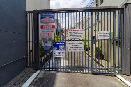 Casa de condomínio à venda com 100m², 3 quartos e 1 vaga Casa de condomínio à venda com 100m², 3 quartos e 1 vagaFachada