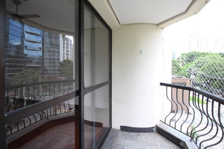 Apartamento para alugar com 108m², 3 quartos e 2 vagasVaranda