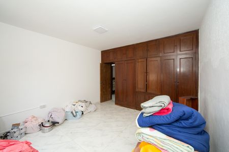 Casa para alugar com 220m², 3 quartos e 4 vagas Casa para alugar com 220m², 3 quartos e 4 vagasQUARTO2