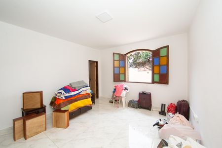 Casa para alugar com 220m², 3 quartos e 4 vagas Casa para alugar com 220m², 3 quartos e 4 vagasQUARTO2