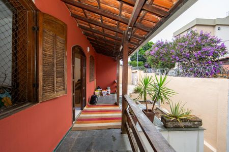 Casa para alugar com 220m², 3 quartos e 4 vagas Casa para alugar com 220m², 3 quartos e 4 vagasAREA EXTERNA