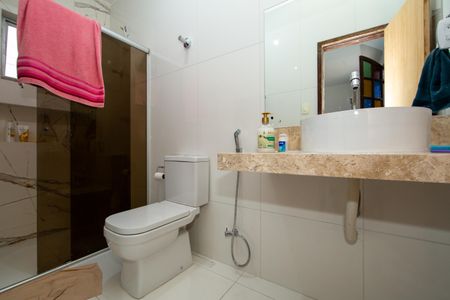 Casa para alugar com 220m², 3 quartos e 4 vagas Casa para alugar com 220m², 3 quartos e 4 vagasBANHEIRO1