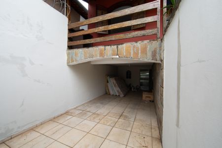 Casa para alugar com 220m², 3 quartos e 4 vagas Casa para alugar com 220m², 3 quartos e 4 vagasGARAGEM