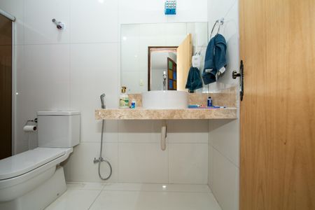 Casa para alugar com 220m², 3 quartos e 4 vagas Casa para alugar com 220m², 3 quartos e 4 vagasBANHEIRO1