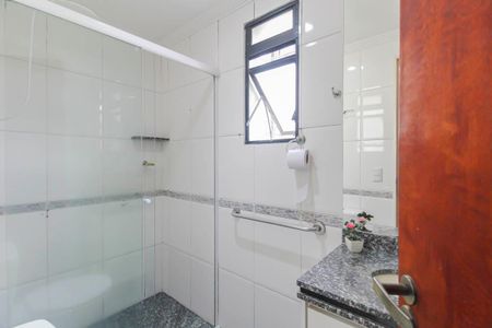 Apartamento para alugar com 47m², 2 quartos e 1 vaga Apartamento para alugar com 47m², 2 quartos e 1 vagaBanheiro