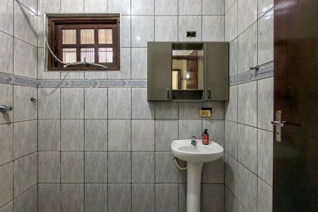Casa para alugar com 38m², 1 quarto e 1 vaga Casa para alugar com 38m², 1 quarto e 1 vagaBanheiro