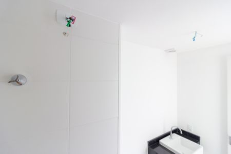 Banheiro de kitnet/studio à venda com 1 quarto, 27m² em Pinheiros, São Paulo