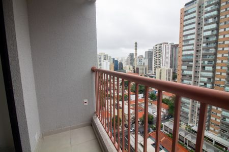 Studio à venda com 28m², 1 quarto e sem vaga Studio à venda com 28m², 1 quarto e sem vagaVaranda