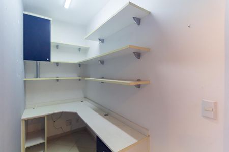 Apartamento à venda com 74m², 2 quartos e 1 vagaEscritório