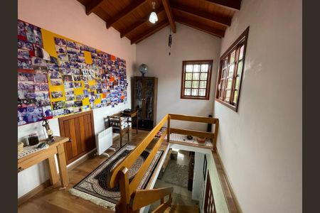 Casa à venda com 212m², 3 quartos e 4 vagas