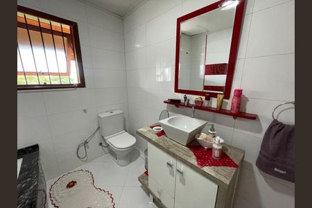 Casa à venda com 212m², 3 quartos e 4 vagas