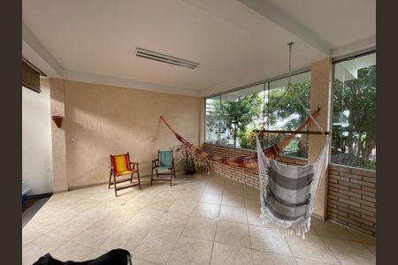 Casa à venda com 212m², 3 quartos e 4 vagas