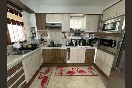 Casa à venda com 212m², 3 quartos e 4 vagas