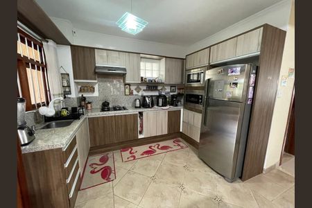 Casa à venda com 212m², 3 quartos e 4 vagas