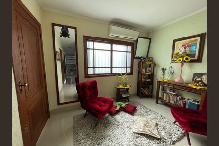 Casa à venda com 212m², 3 quartos e 4 vagas