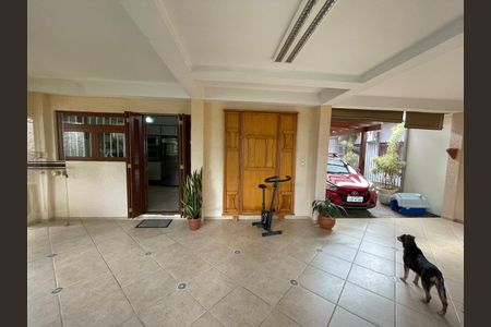 Casa à venda com 212m², 3 quartos e 4 vagas