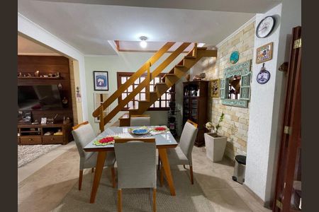 Casa à venda com 212m², 3 quartos e 4 vagas